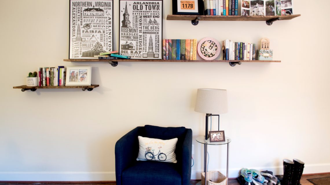 DIY-Industrial-Floating-Shelves-Feature