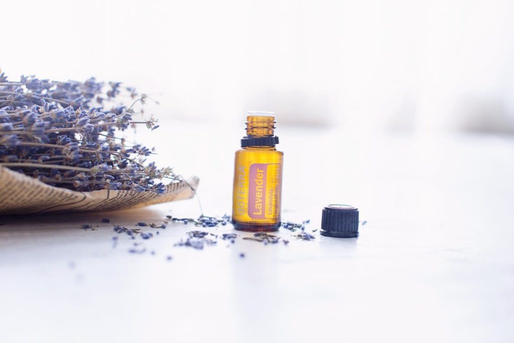 4 Amazing Essential Oils for Skin and Aromatherapy