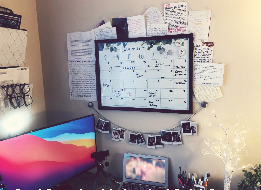 Home Office Desk Decor Ideas That Will Make You Want to Hustle – Printify