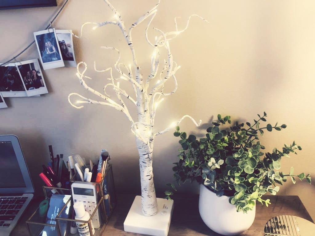 deskdecorideastreelight • Her Track