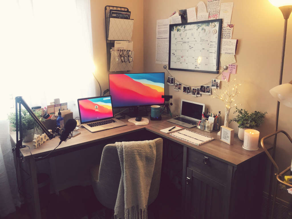 Home Office Desk Decor Ideas That Will Make You Want to Hustle – Printify