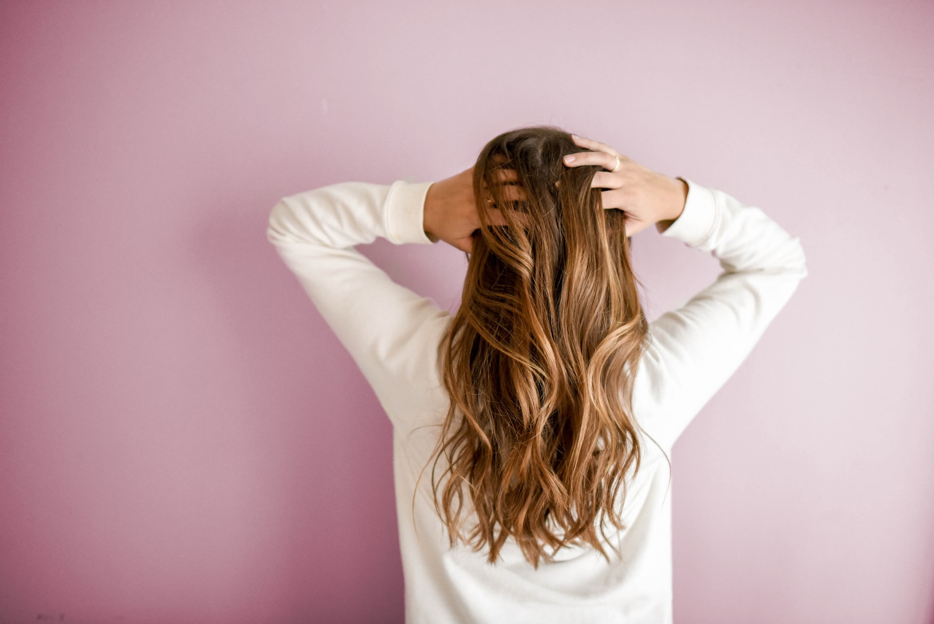 6 Easy Ways to Style Your Hair Without a Trip to the Salon | Her Track