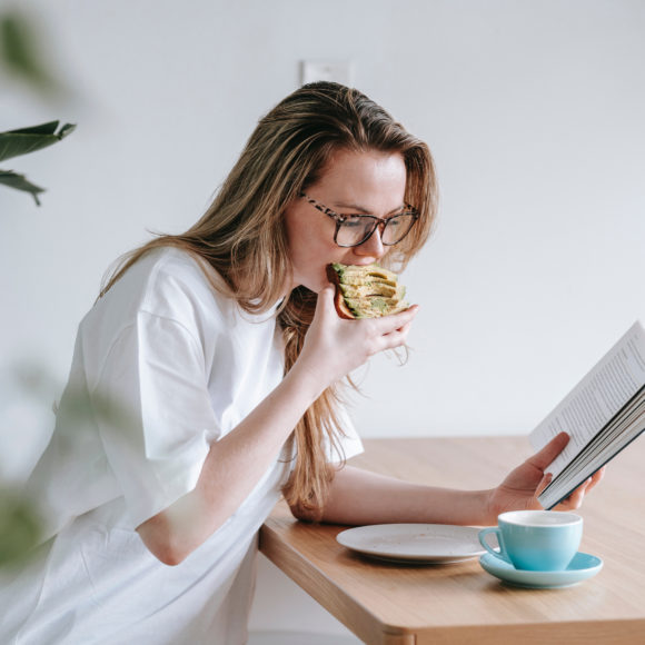 4 Ways Eating Breakfast is Actually Really Great For Your Brain