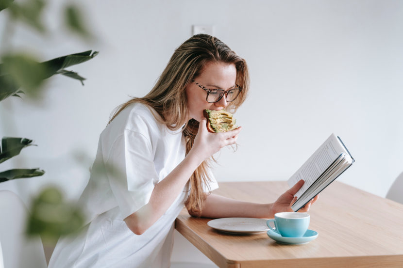 4 Ways Eating Breakfast is Actually Really Great For Your Brain