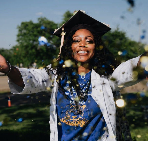 pexels-joshua-mcknight-1139317-830x553