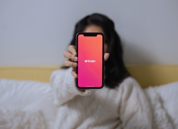 How to Protect Yourself on Dating Apps: 6 Tips For Safe Online Dating